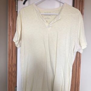 AE yellow men’s casual shirt very soft